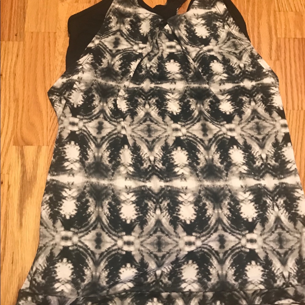 Workout top with built in shelf bra